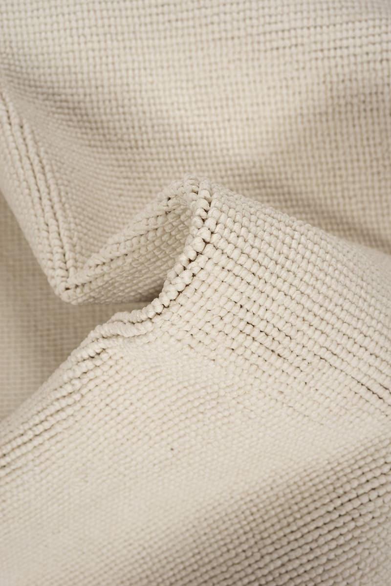 שטיח לופ PLZ-402 לבן עם פרנזים